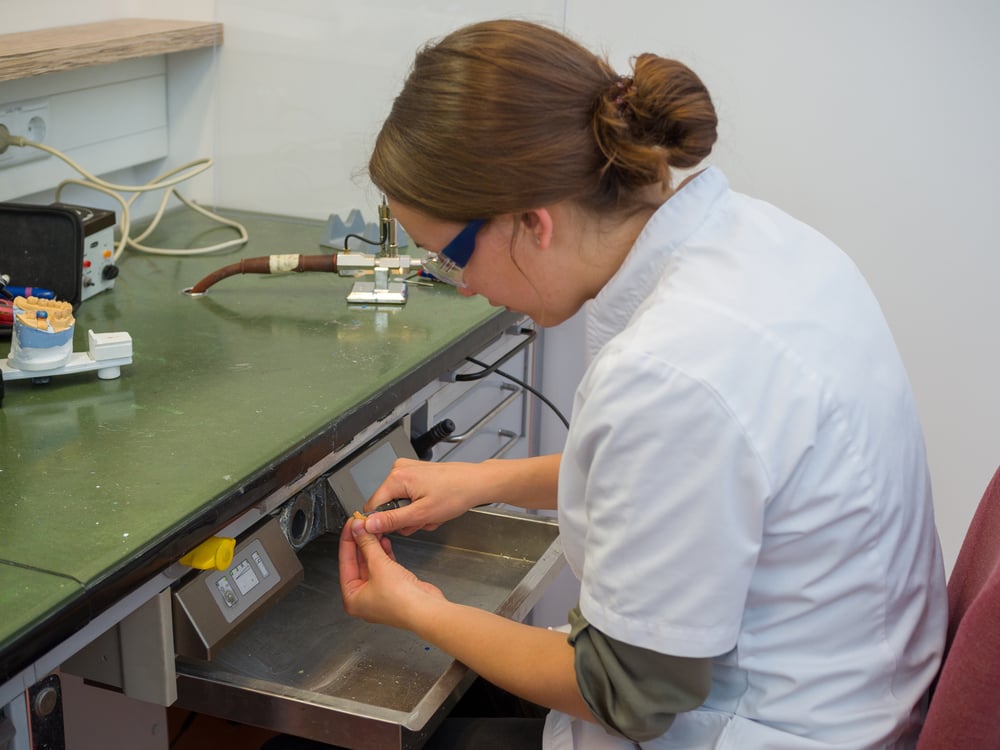 What Should A Dental Lab Bench Include?